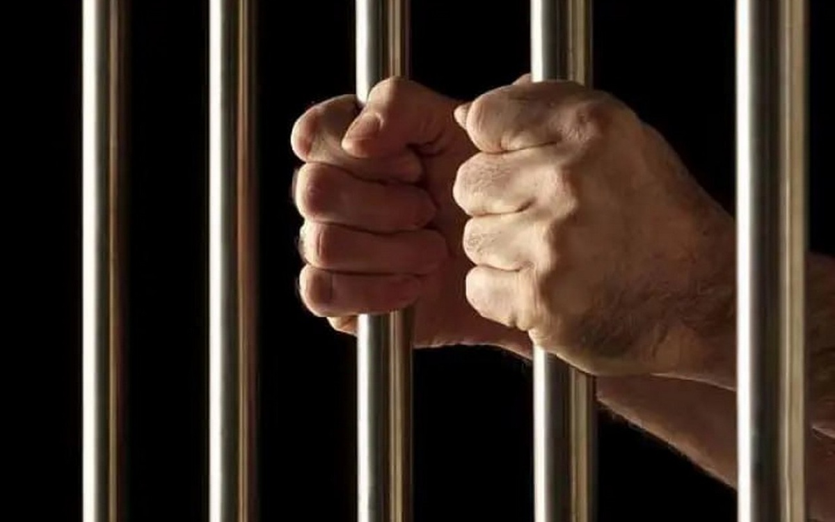    Мичуринского бизнесмена повторно приговорили к реальному сроку за мошенничество Иллюстрация сгенерирована нейросетью Kandinsky