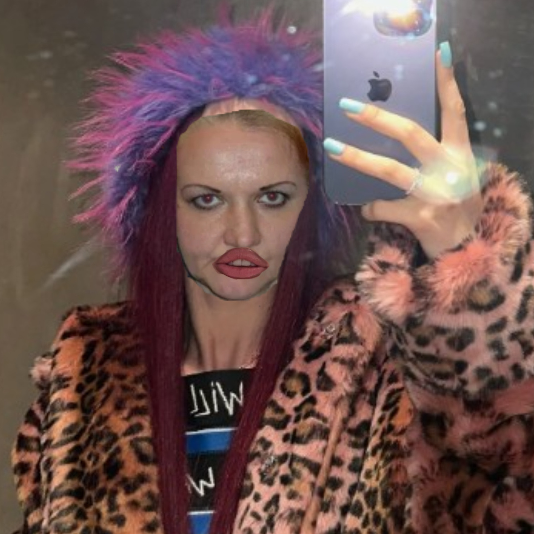 Это я наконец-то сделала себе губки немного, полмиллилитра для увлажнения, а то хватит уже с нитками ходить, ноготочки тоже решила сделать. / фото автора