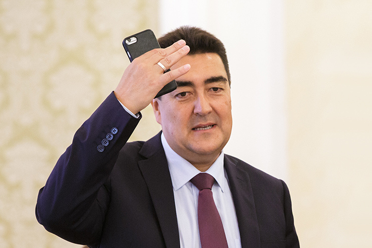    Прокуратура требует изъять у семьи экс-ректора КНИТУ-КАИ Тимура Алибаева в доход государства три квартиры на улице Бондаренко в Казани и 24 млн 140 тыс. 143 рубля.   
Фото: «БИЗНЕС Online»