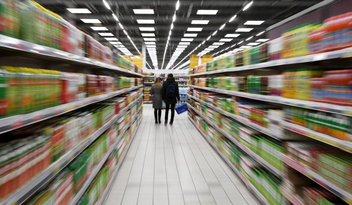     Покупатели в супермаркете. Источник: © РИА Новости Автор фото: Григорий Сысоев