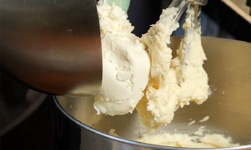 Идеальный крем за 10 минут: секреты воздушной прослойки для любого десерта