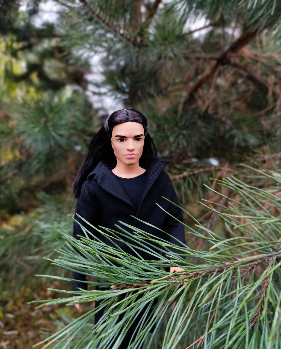 Киану, хоть и кажется серьезным,но имеет особый магнетизм.