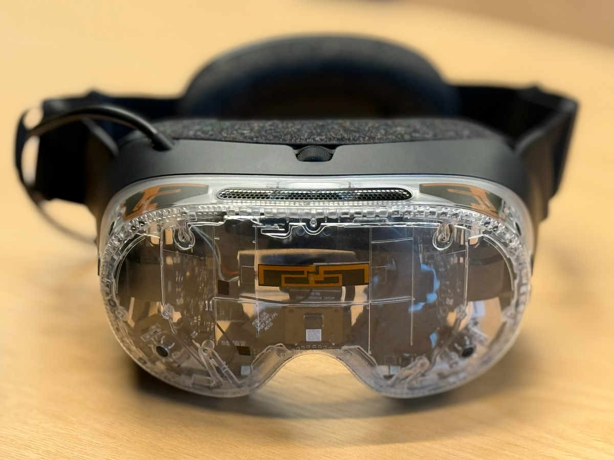    Steam Frame с прозрачным корпусом