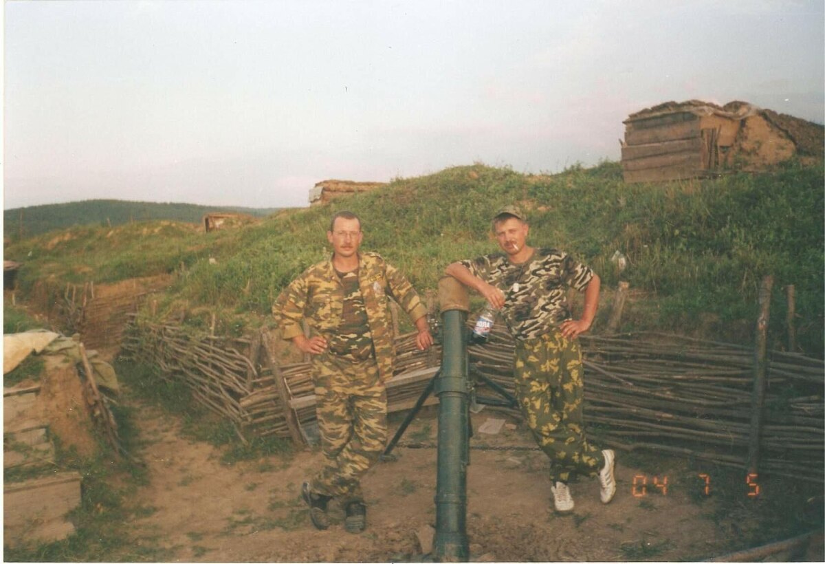 С открытого доступа . Санёк справа.