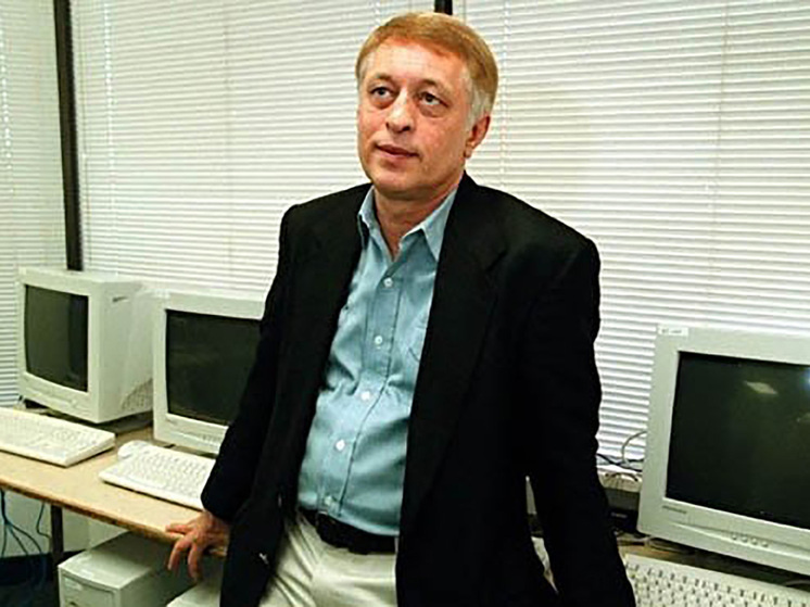     После побега Шеймов в течение последующих 15 лет сотрудничал с Агентством национальной безопасности США. / ru.wikipedia.org