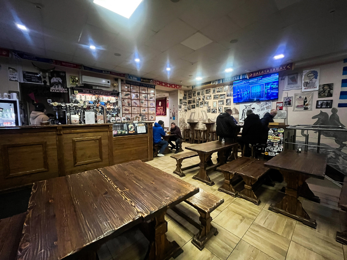 Вид на основной зал →