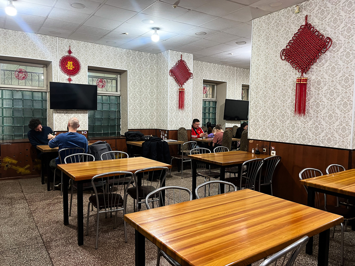 Ближний к кассе зал →