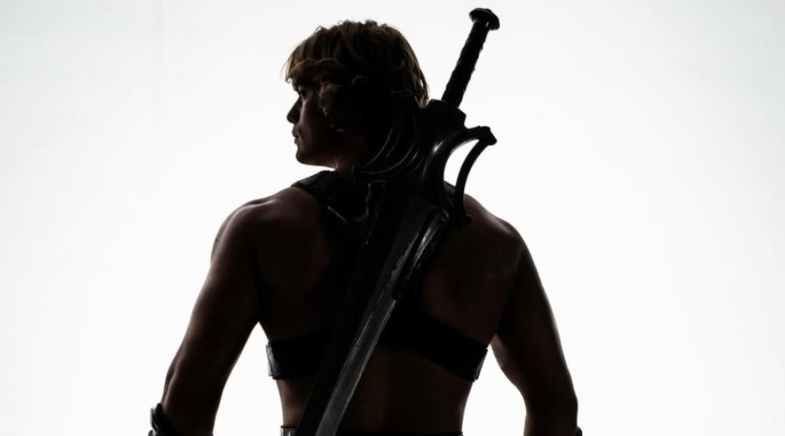     Кадр со съемок фильма «Властелины вселенной» (2026) / Фото: соцсети Николаса Галицина