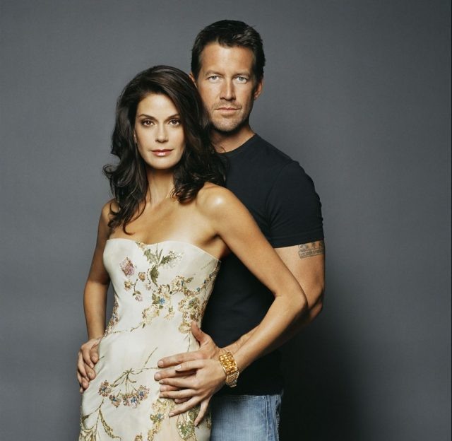    Тери Хэтчер и Джеймс Дентон. Постер из сериала «Отчаянные домохозяйки»