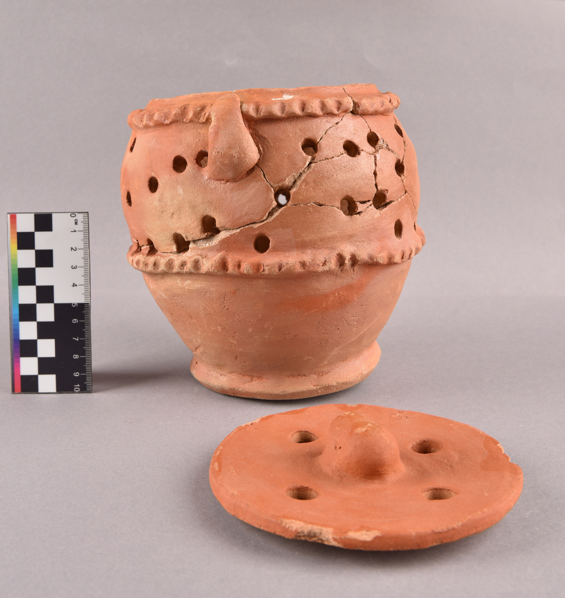 Фотография в процессе реставрации.