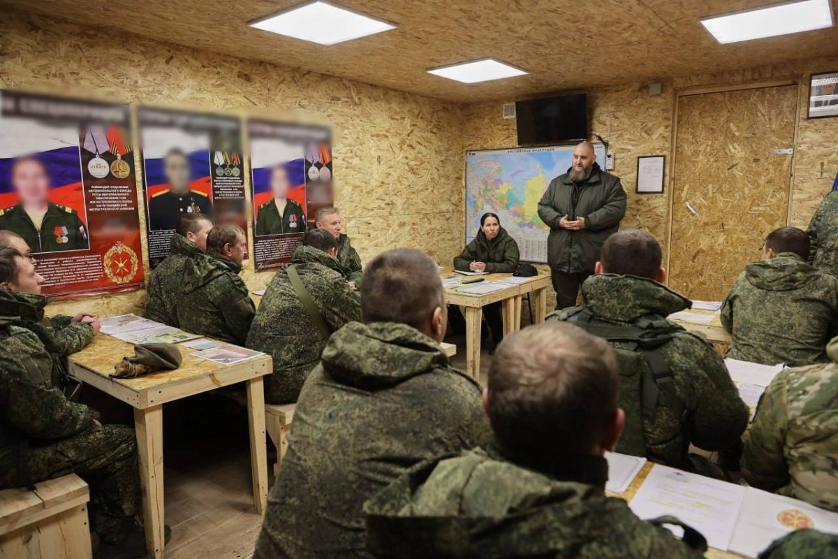    Представители правительства региона посетили военнослужащих в зоне СВО