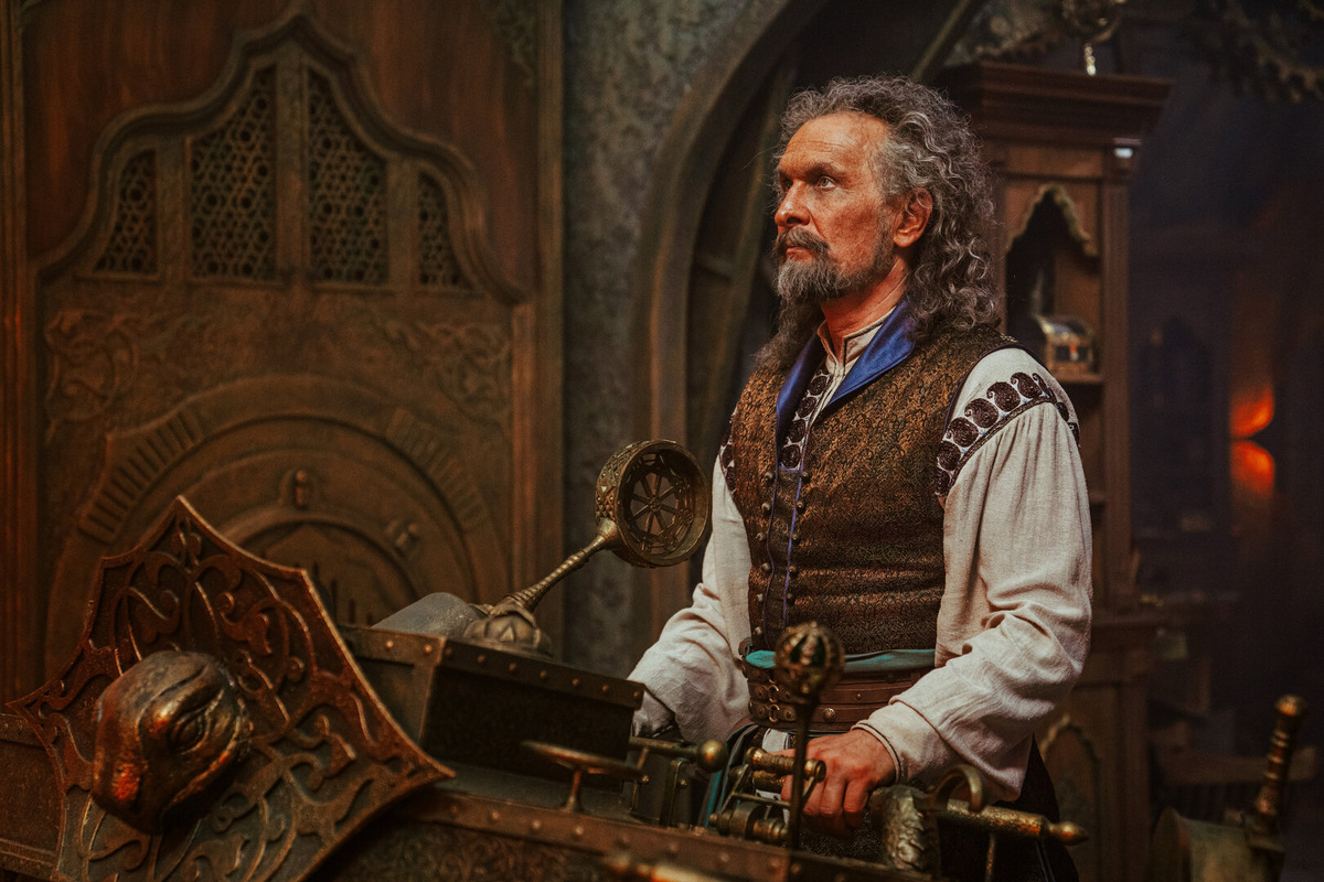 Кого-то мне этот джентельмен напоминает, не капитана Немло ли случаем?