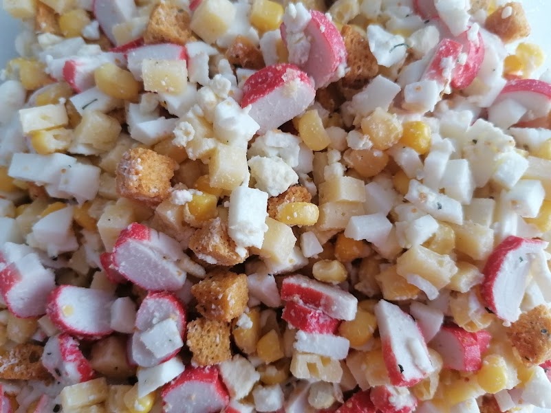 Салат готов. Не заправила, чтобы вам были видны составляющие. Фото автора