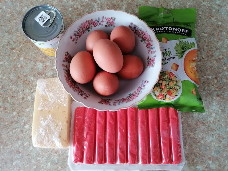 Набор продуктов, не хватает чеснока и майонеза. Фото автора