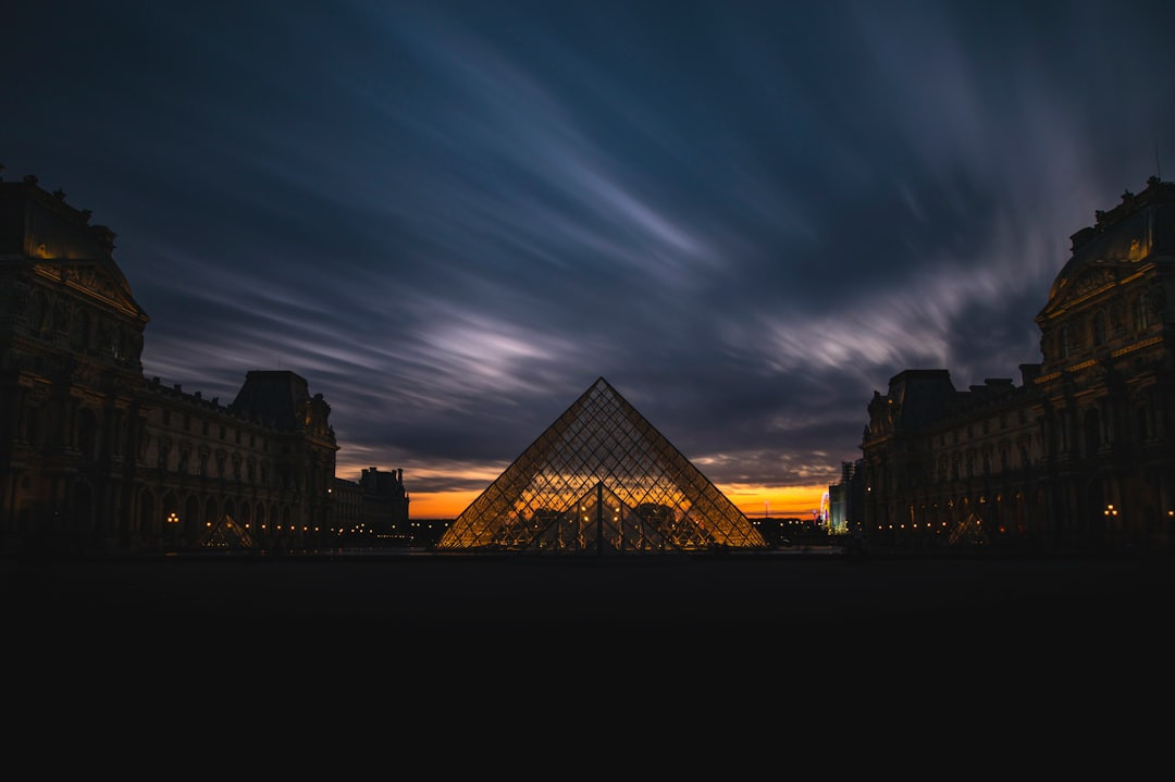    Тутанхамон вышел в свет: как попасть в новый супермузей Египта и не разориться