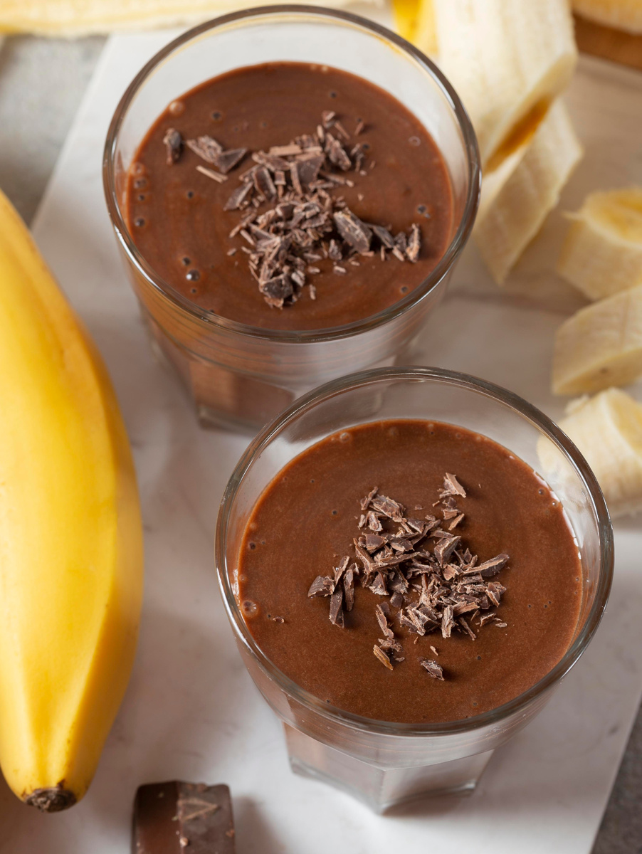 Шоколадный мусс из авокадо и банана. Вариант сервировки