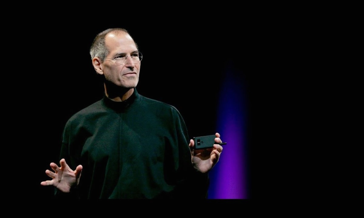 Стив Джобс презентует первые планы Apple в 1990 году. Источник: Яндекс