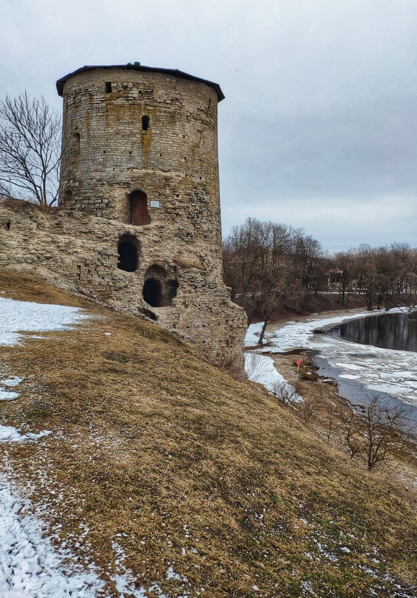 Гремячая башня