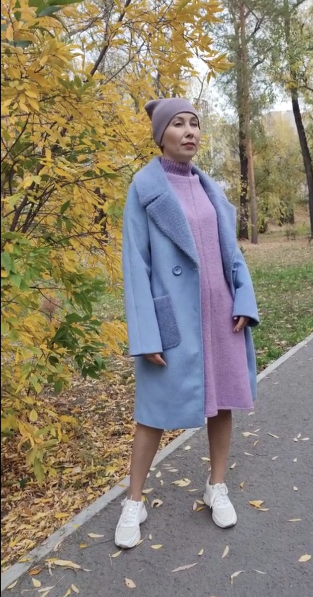 Образ спорный, воротник перевязала и сделала его длиннее, теперь ношу это платье исключительно зимой