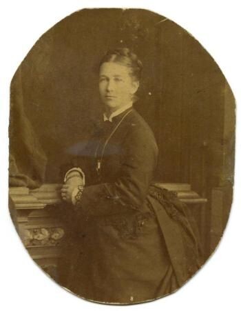 Софья Александровна Ланская, в браке - Пушкина, Жена старшего сына поэта и Натальи Гончаровой, родня племянница второго мужа Н.Н. Гончаровой.