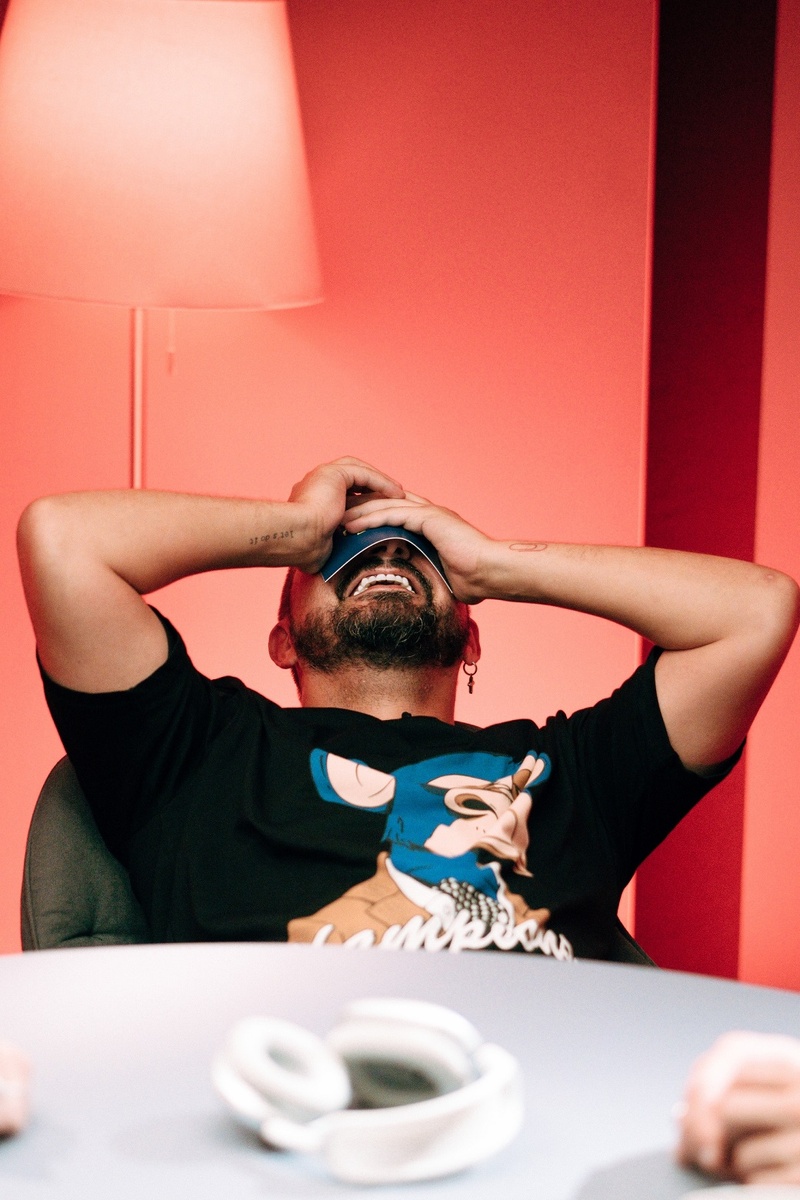     Кадр из шоу «Громкий вопрос»