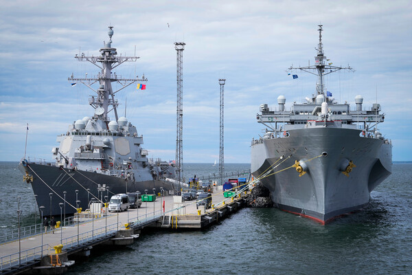 Корабли НАТО в порту Таллина / Sergei Grits/AP  