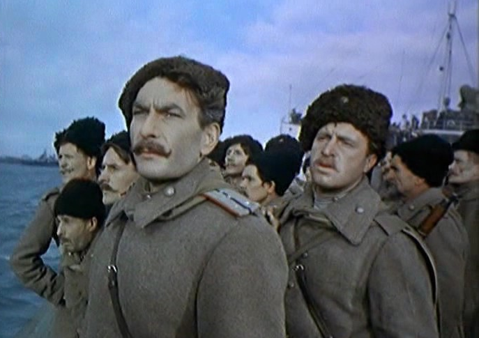 Брошенные в Новороссийске. Кадр из х/ф "Тихий Дон", 1957г.