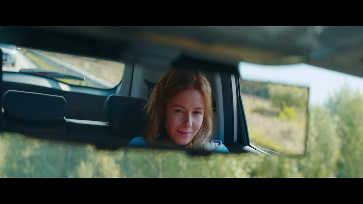 Кадр из фильма Туда (2025)