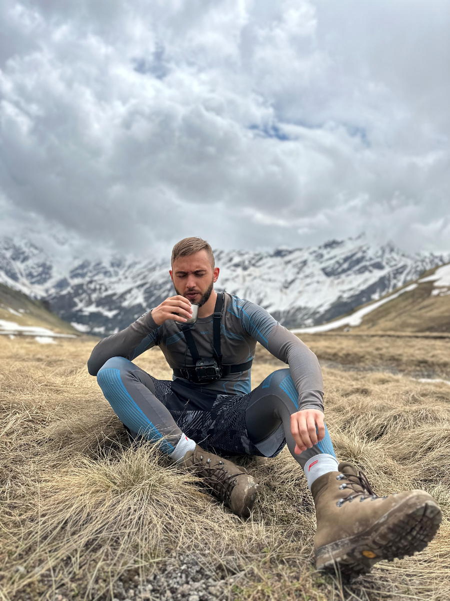 Восхождение на г. Эльбрус - я во время привала.