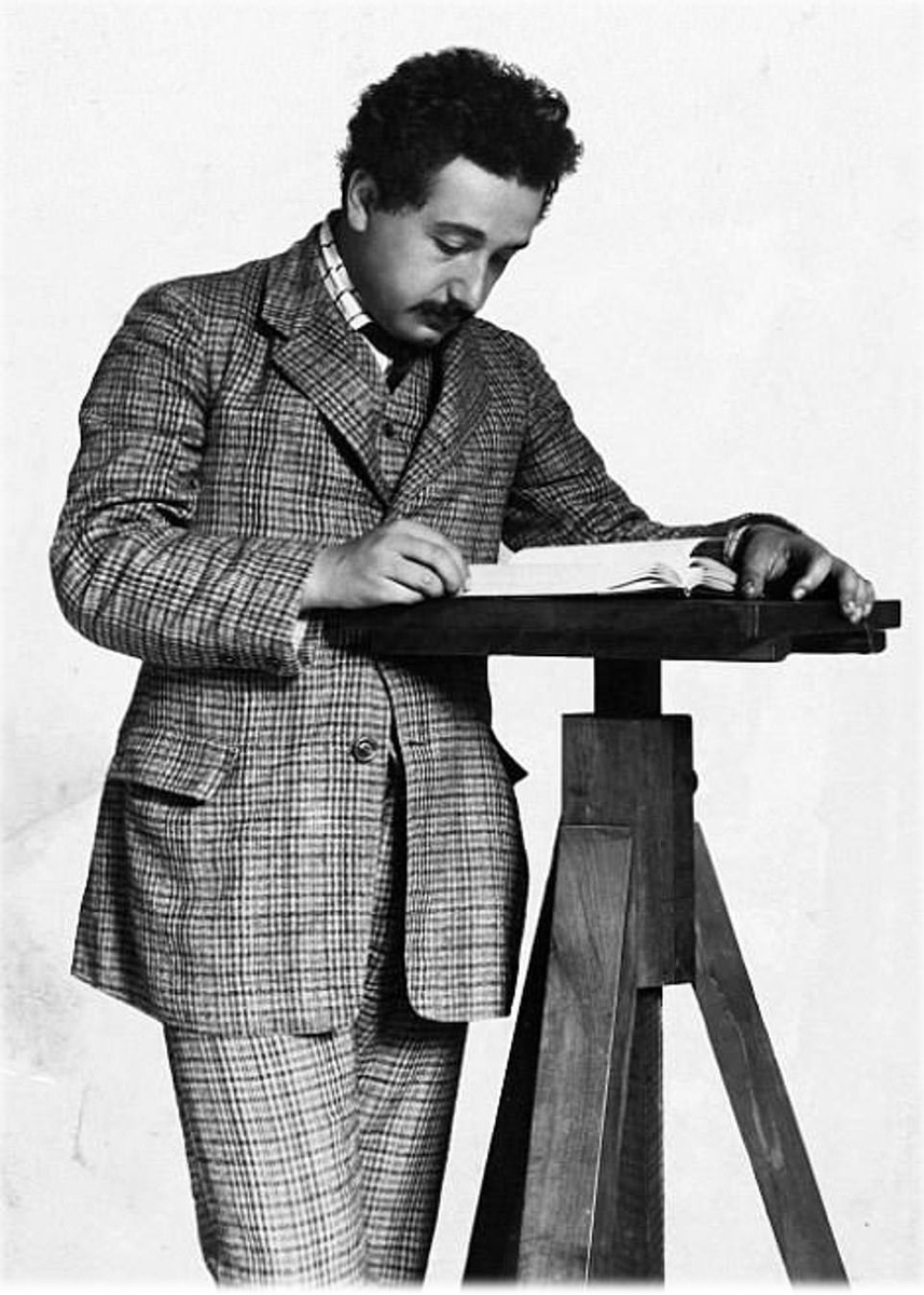 Альберт Эйнштейн 