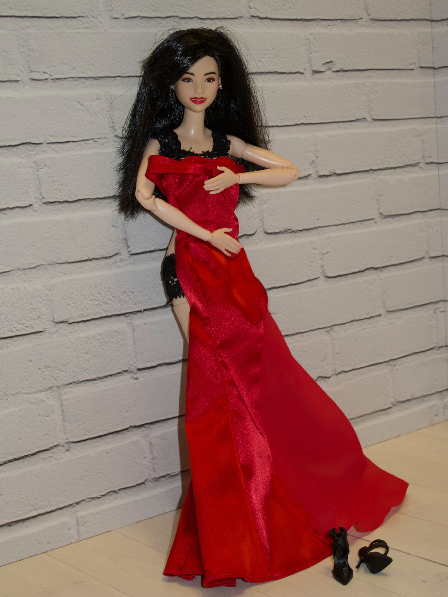 Кристи собирается на вечеринку