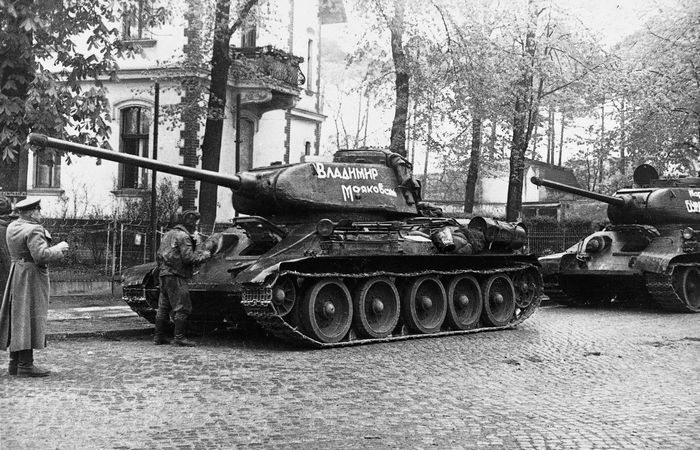 Чем танки Т-34-85 отличались от Т-34, кроме калибра пушки