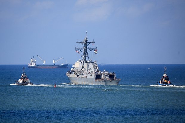    Эсминец ВМС США USS Gravely (DDG-107) выходит из Порт-оф-Спейна на фоне обострения напряженности в регионе между США и Венесуэлой, Тринидад и Тобаго. 30 октября 2025 года. Фото: Andrea De Silva / Reuters