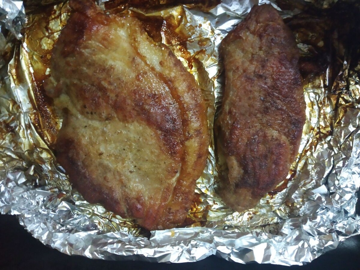 Я просто люблю именно такое мясо. В виде почти угольков. ) И на всякий случай - дальше овощи, а то скажете, что я ем не то и не так. )) 