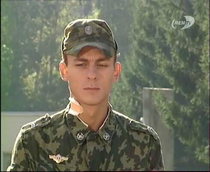 Медведев Михаил. В первом сезоне рядовой. Во втором младший сержант.