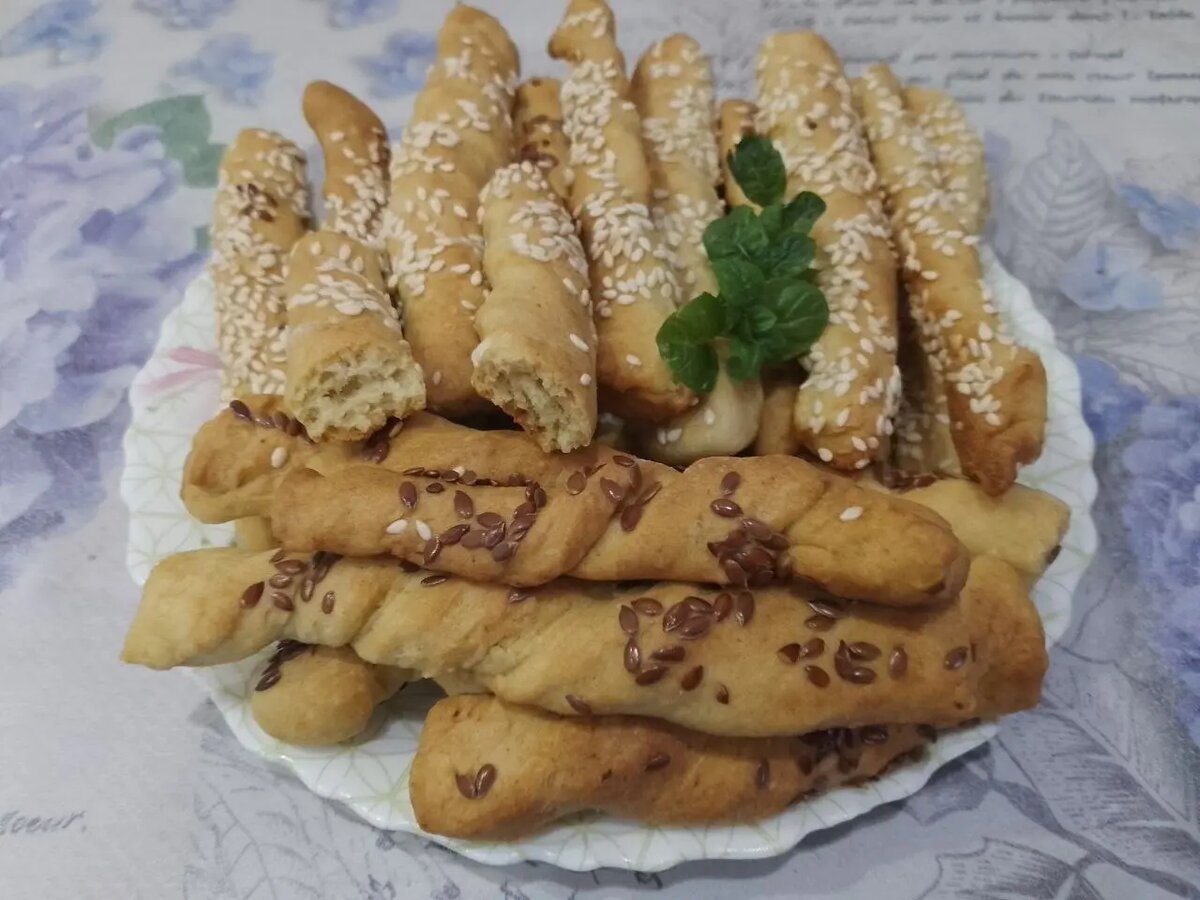 Печенье рассыпчатое и мягкое, с семенами кунжута и льна