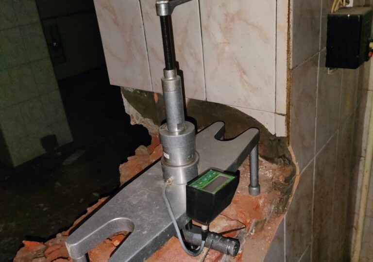 Определение прочности сцепления в каменной кладке: Какие методы точно оценивают надежность конструкции?