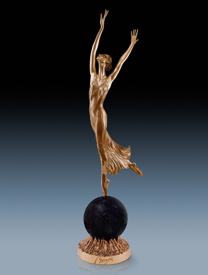 Гран-при "Майя" Бронза, золото, яшма. ©Скульптор Виктор Митрошин © Фото А. Соколов