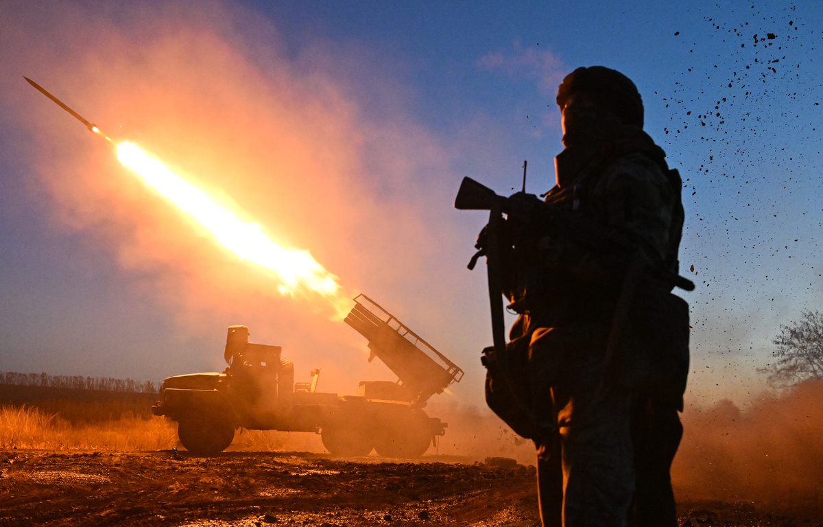     Боевая работа расчёта РСЗО «Град» группировки «Центр» на Красноармейском направлении / РИА Новости / Станислав Красильников