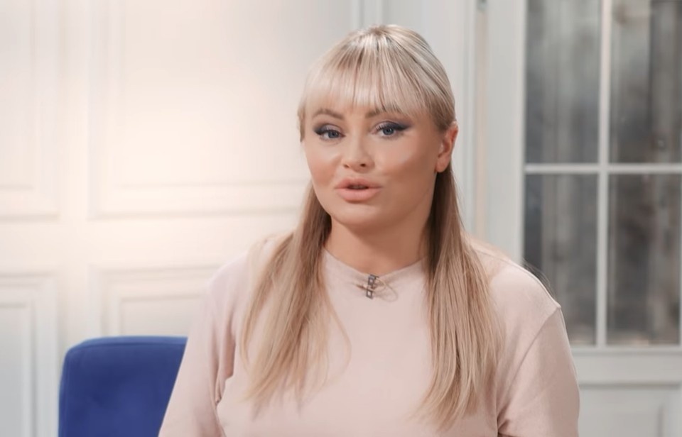    Дана Борисова в шоу "В гостях у Ханги". Фото: кадр видео.