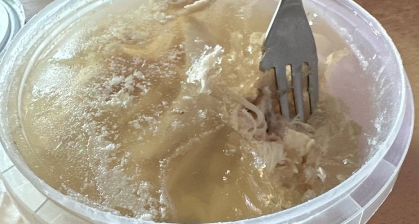    Холодец застынет без желатина и будет прозрачным как слеза: деревенский способ приготовления