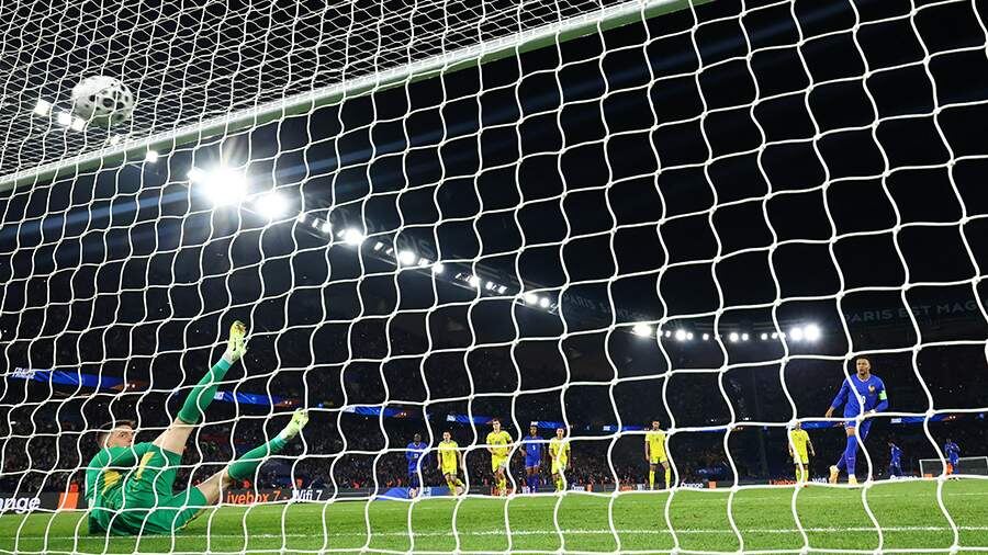    Фото: REUTERS/Stephane Mahe