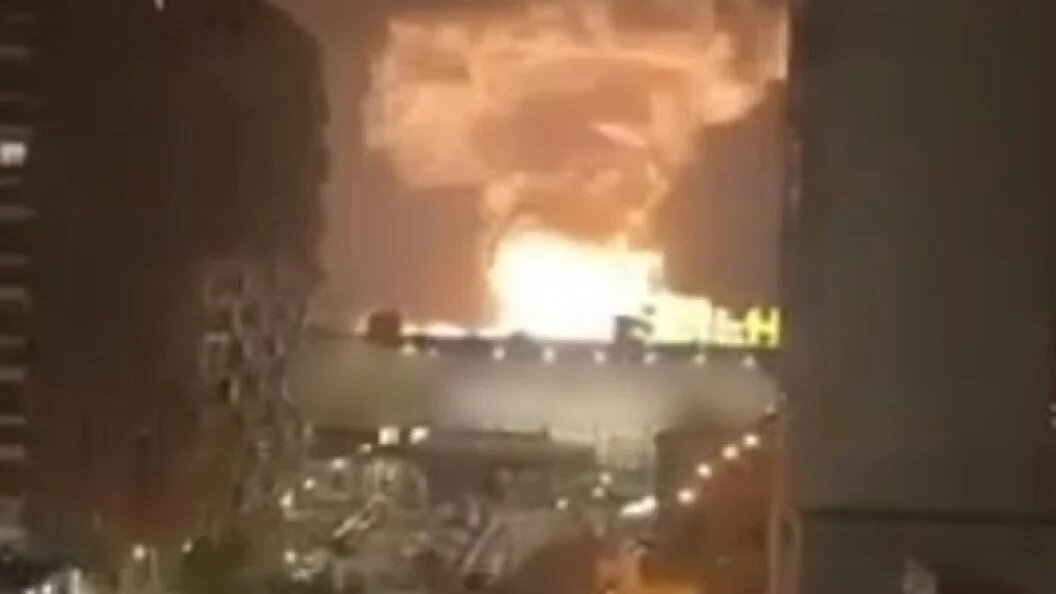    В Новороссийске повреждена нефтебаза. Фото: телеграм