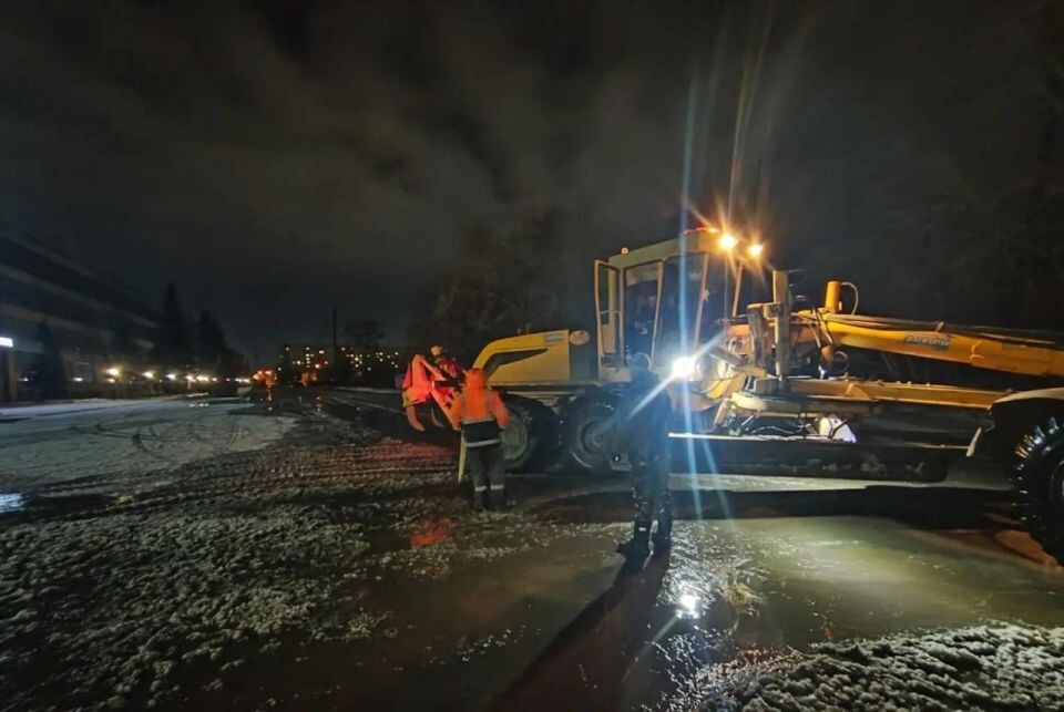    Повреждение водопровода в переулке Малый Прудской. Источник: t.me/barnaul_org