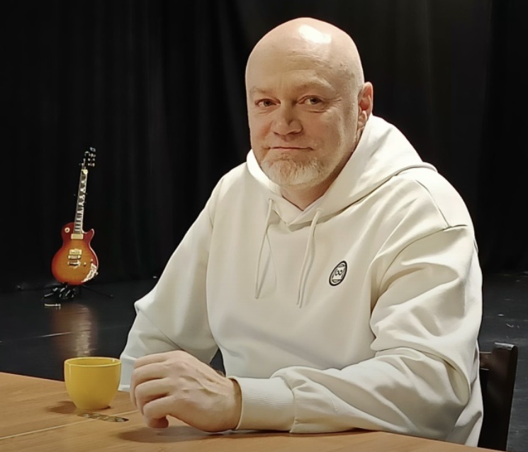 «Дядюшкин сон» в Усть-Илимском театре ставит приглашённый режиссёр Сергей Линдер
Фото: Театр драмы и комедии Усть-Илимска