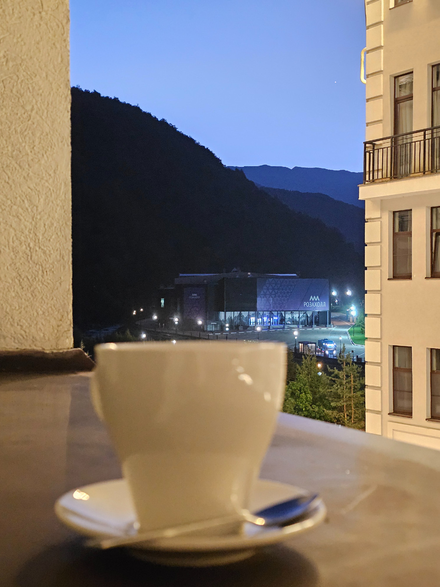 Чашечка кофе с шикарными видами на горы