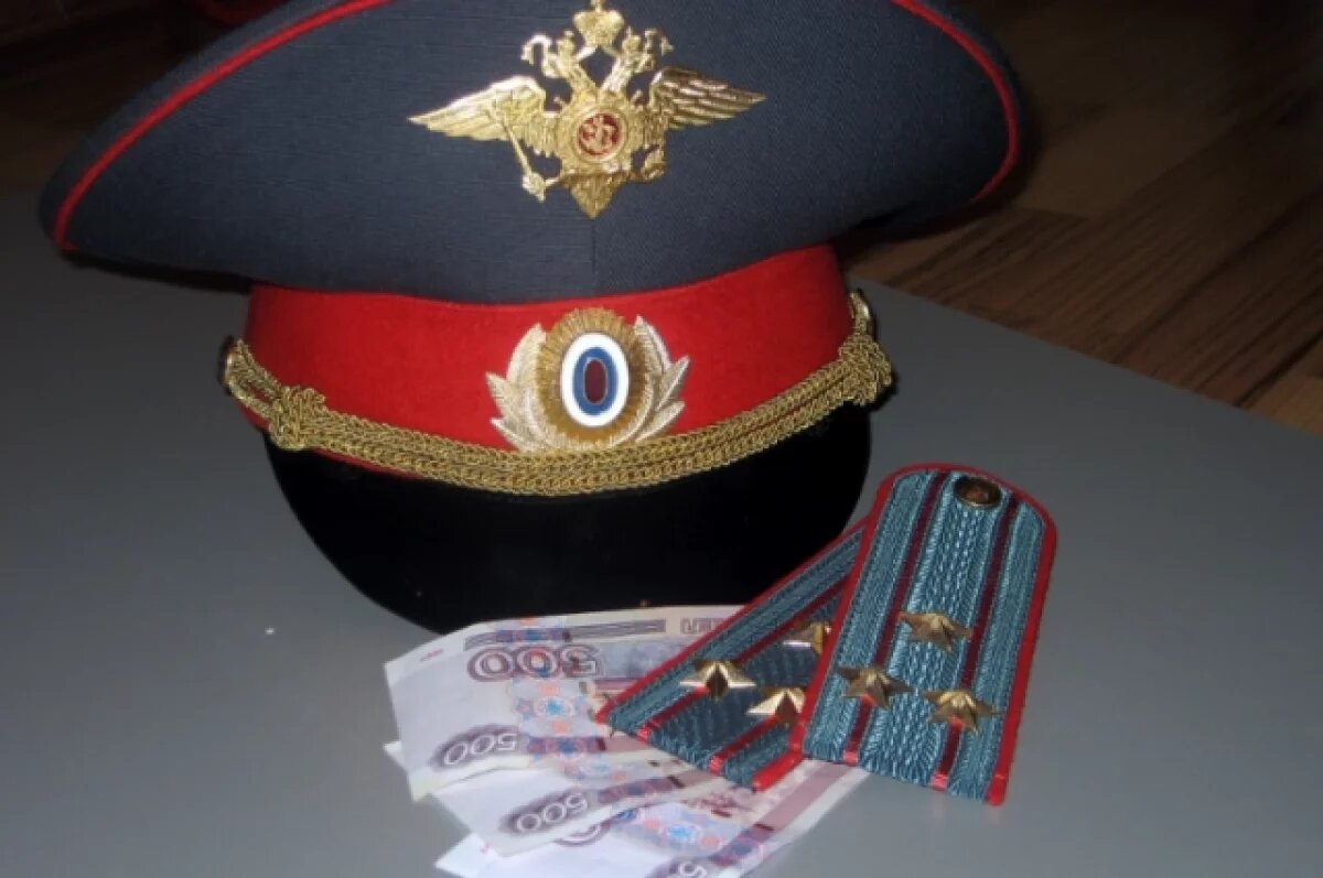    В Челябинске полицейского подозревают в вымогательстве 8 млн рублей