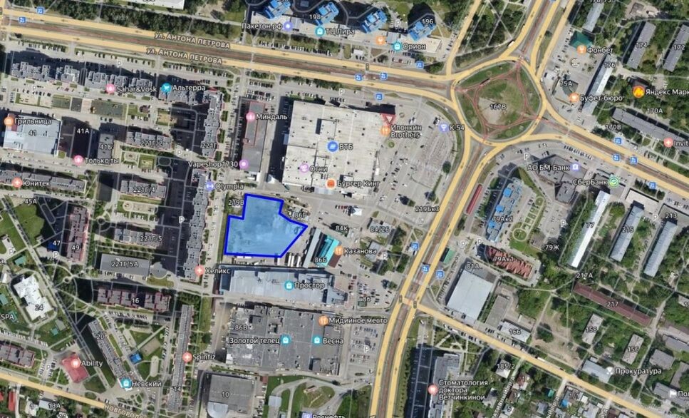 Проект ТЦ на ул. Малахова, 86 г
Фото: Мастерская Золотова