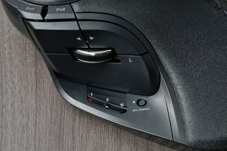    Elecom представила необычную мышь-трекбол Huge Plus с 10 кнопками