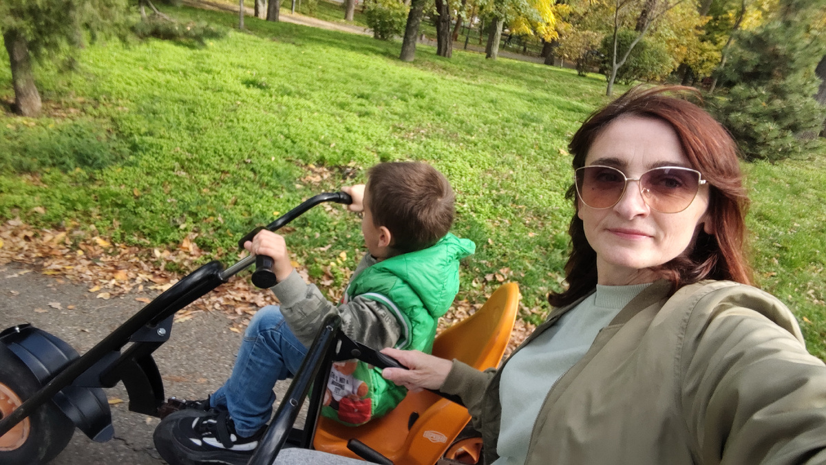 В день перед тем как лечь в больницу покатались на велосипеде